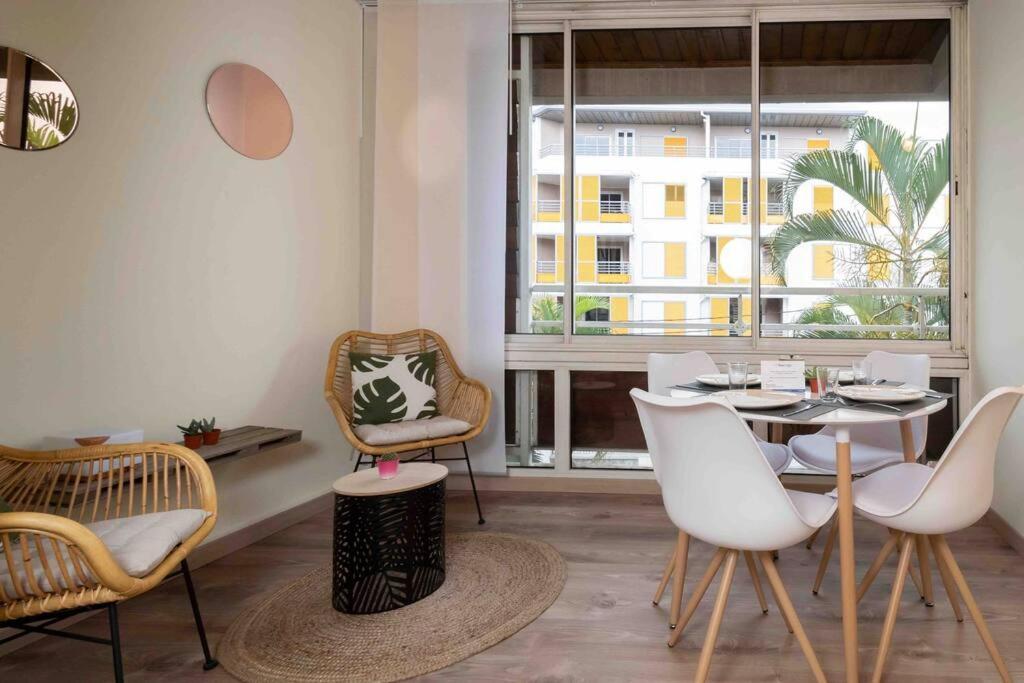 Ecrin D'Or T2 Duplex Sainte Clotilde 2 Etoiles Apartment Exterior photo